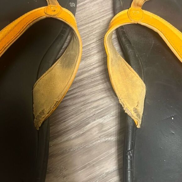 ✨OLUKAI Women's Ohana Sz 9 Sandals✨ - Picture 9 of 11